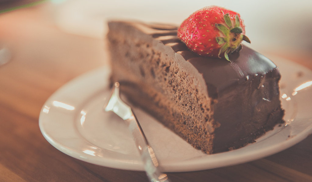 Chocolate Cake serve cake